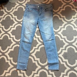 American Eagle light wash jegging